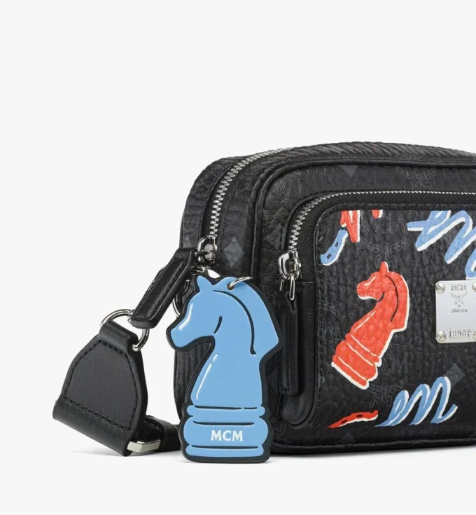 Aren Crossbody del Año del Caballo en Visetos Aren Crossbody del Año del Caballo en Visetos