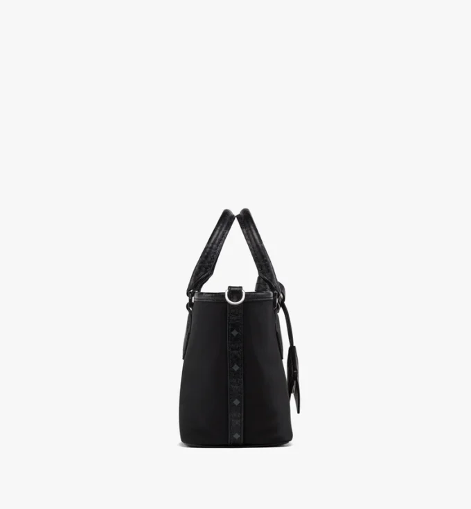 Bolso Aren Shopper de nailon reciclado y piel con estampado Monogram Bolso Aren Shopper de nailon reciclado y piel con estampado Monogram