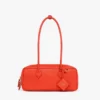 Bolso de hombro Aren East West en piel Maxi Monogram Bolso de hombro Aren East West en piel Maxi Monogram