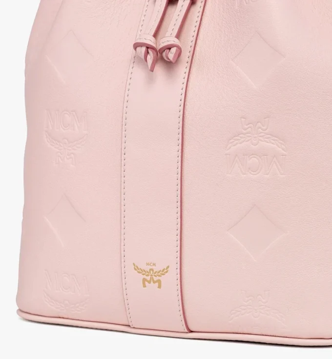 Bolso Drawstring Dessau en piel con Maxi Monogram Bolso Drawstring Dessau en piel con Maxi Monogram