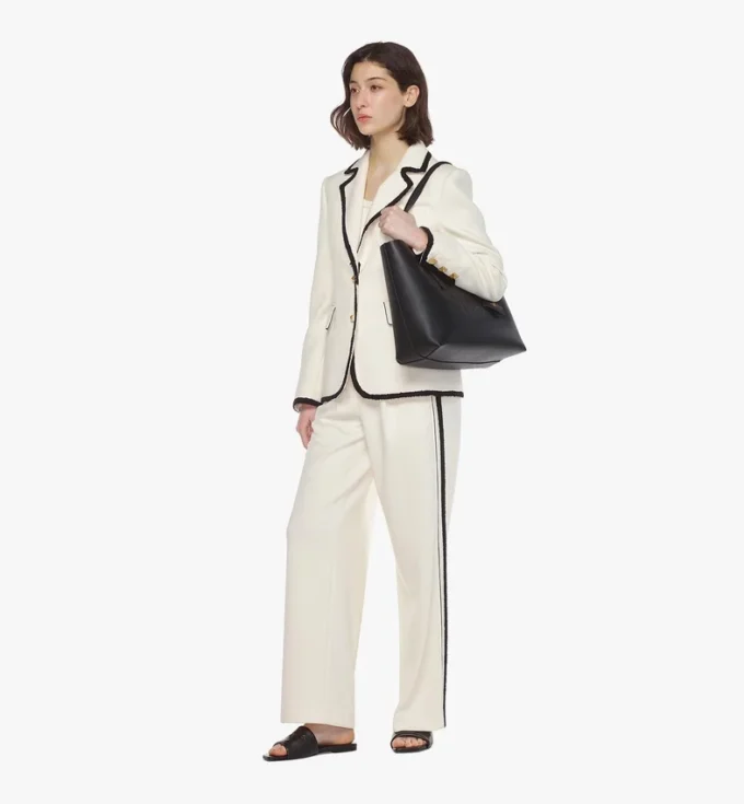Bolso Himmel Shopper en piel con logotipo en relieve Bolso Himmel Shopper en piel con logotipo en relieve