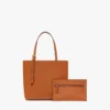 Bolso Himmel Shopper en piel con logotipo en relieve Bolso Himmel Shopper en piel con logotipo en relieve