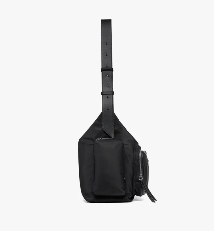 Bolso hobo con cremallera Aren en Econyl® y piel con estampado Monogram