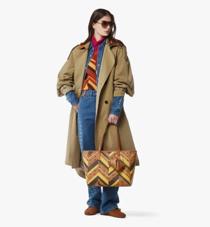 Bolso shopper Toni con cremallera superior y tachuelas en lona Visetos Mega Herringbone Bolso shopper Toni con cremallera superior y tachuelas en lona Visetos Mega Herringbone