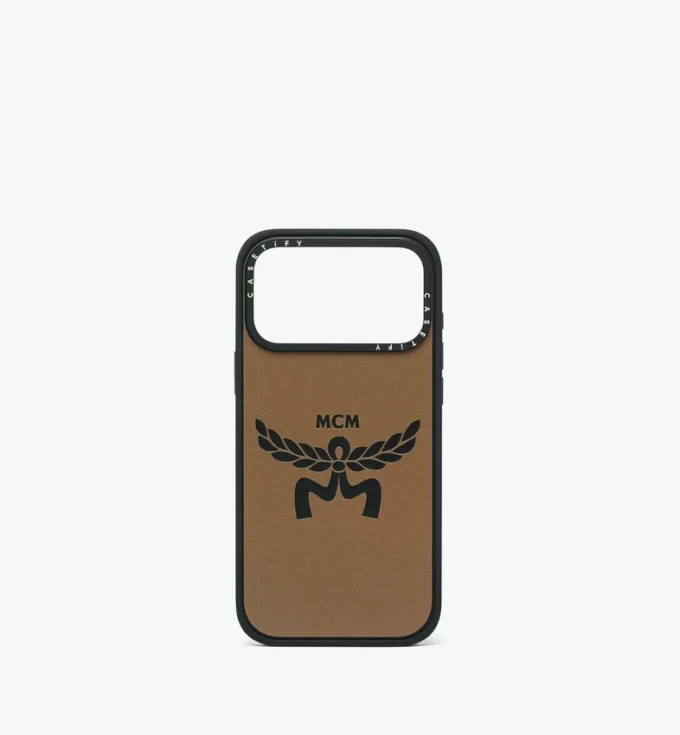 Funda para iPhone 17 Pro Max con logotipo de MCM x Casetify