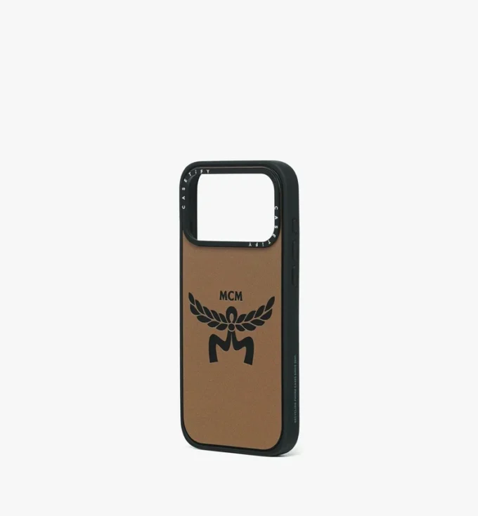 Funda para iPhone 17 Pro Max con logotipo de MCM x Casetify