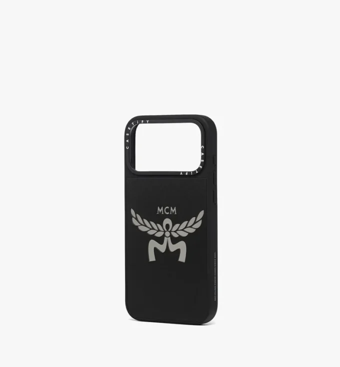 Funda para iPhone 17 Pro Max con logotipo de MCM x Casetify