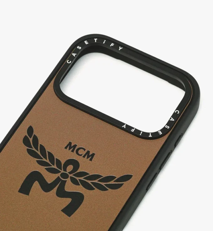 Funda para iPhone 17 Pro MCM X Casetify Logo Impact