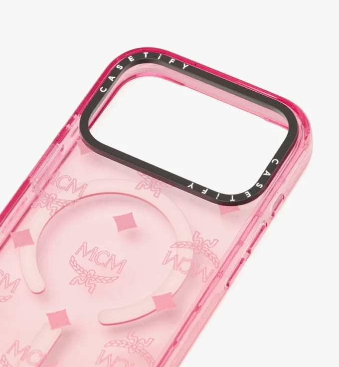 Funda para iPhone 17 Pro MCM X Casetify Monogram Impact