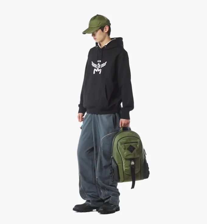 Mochila Aren en Econyl® y piel con estampado Monogram Mochila Aren en Econyl® y piel con estampado Monogram