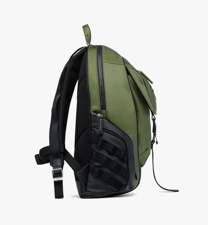 Mochila Aren en Econyl® y piel con estampado Monogram Mochila Aren en Econyl® y piel con estampado Monogram
