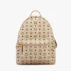 Mochila Stark con tachuelas laterales en Visetos Mochila Stark con tachuelas laterales en Visetos