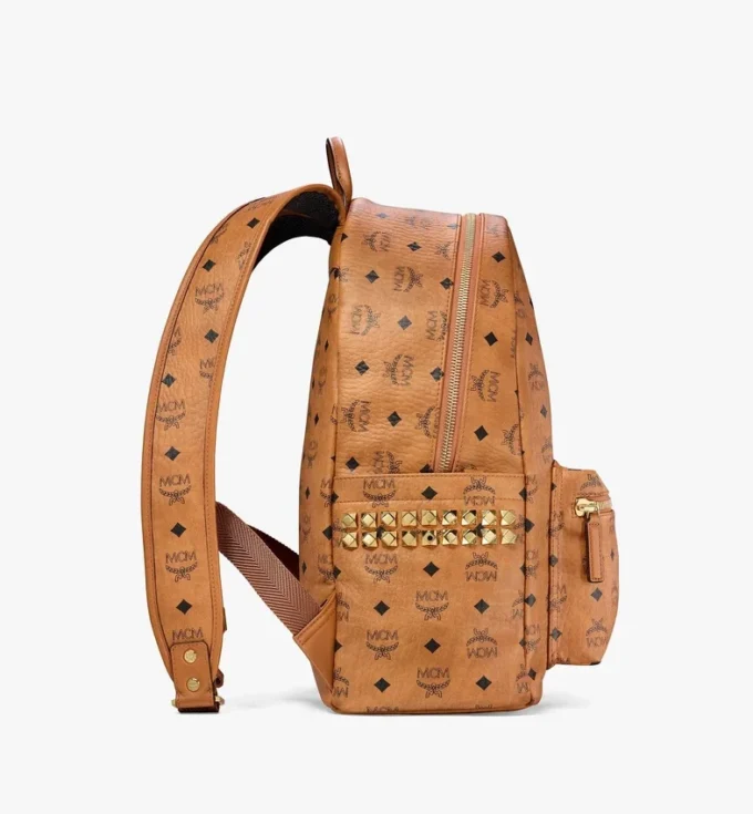 Mochila Stark con tachuelas laterales en Visetos Mochila Stark con tachuelas laterales en Visetos
