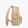 Mochila Stark con tachuelas laterales en Visetos Mochila Stark con tachuelas laterales en Visetos