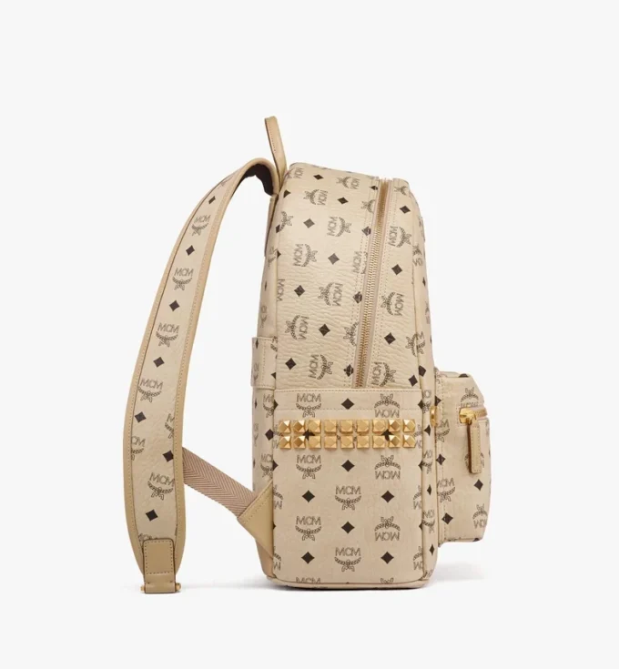 Mochila Stark con tachuelas laterales en Visetos Mochila Stark con tachuelas laterales en Visetos