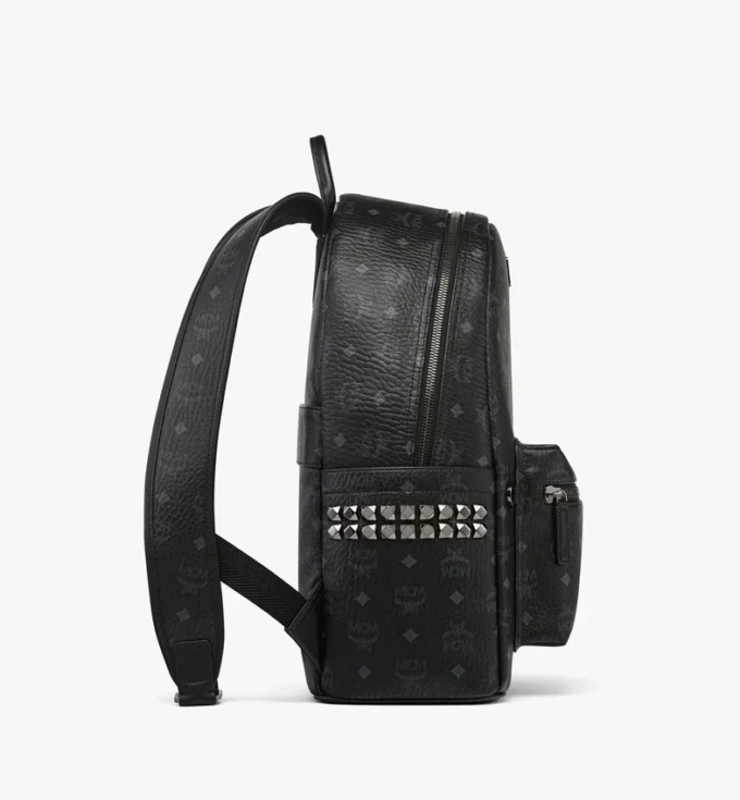 Mochila Stark con tachuelas laterales en Visetos Mochila Stark con tachuelas laterales en Visetos