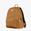 Mochila Stark con tachuelas laterales en Visetos Mochila Stark con tachuelas laterales en Visetos