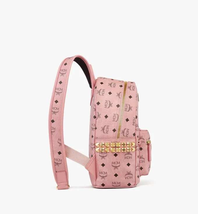 Mochila Stark con tachuelas laterales en Visetos Mochila Stark con tachuelas laterales en Visetos