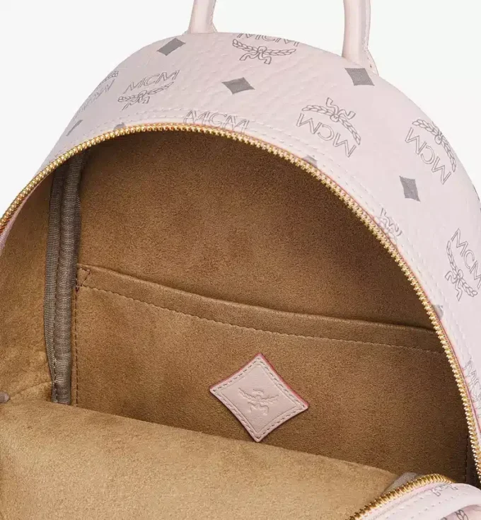 Mochila Stark con tachuelas laterales en Visetos