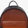 Mochila Stark con tachuelas laterales en Visetos Mochila Stark con tachuelas laterales en Visetos