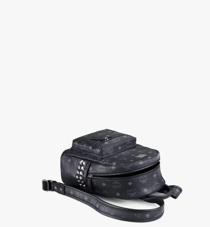 Mochila Stark con tachuelas laterales en Visetos Mochila Stark con tachuelas laterales en Visetos