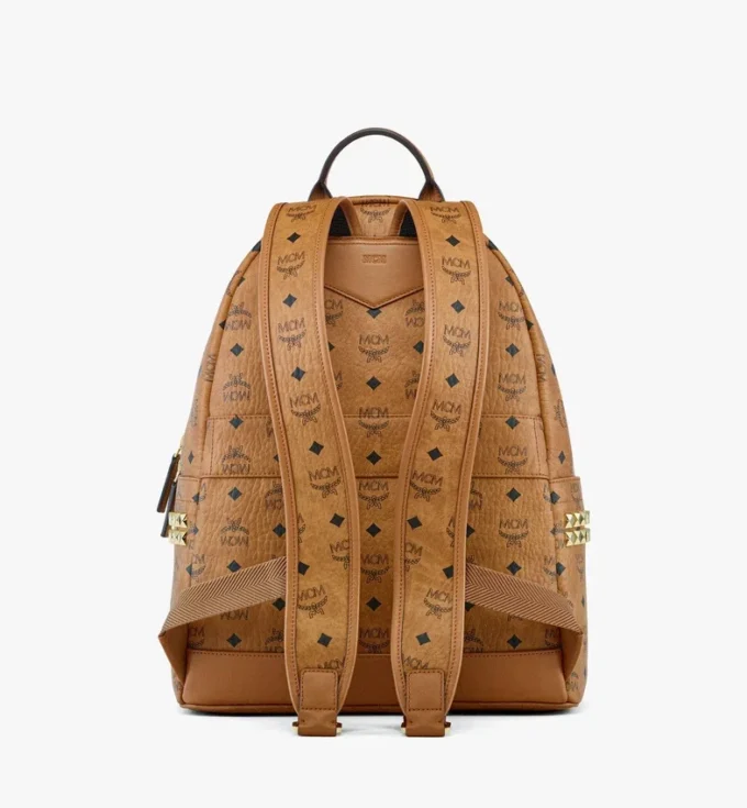 Mochila Stark con tachuelas laterales en Visetos Mochila Stark con tachuelas laterales en Visetos