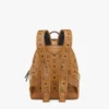 Mochila Stark con tachuelas laterales en Visetos Mochila Stark con tachuelas laterales en Visetos