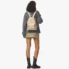 Mochila Stark con tachuelas laterales en Visetos Mochila Stark con tachuelas laterales en Visetos