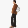 Mochila Stark con tachuelas laterales en Visetos Mochila Stark con tachuelas laterales en Visetos