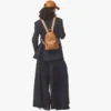 Mochila Stark con tachuelas laterales en Visetos